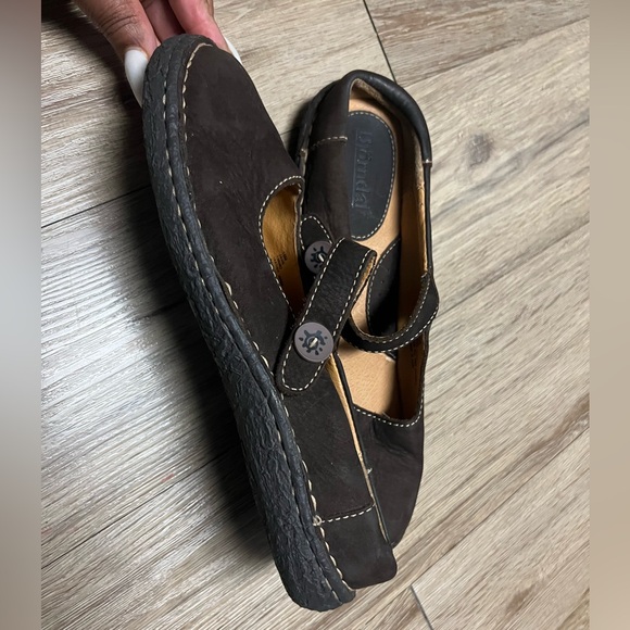 Brown Leather Mary Jane Shoes - Picture 2 of 4